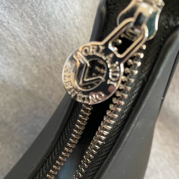 Valentino Orlandi Black Crescent Shoulder Bag with coin pouch. - Picture 7 of 9